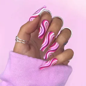 BerriesJam - 2024Pink & White Wave Wearing Nail