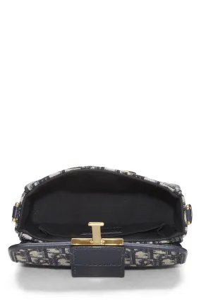 Dior,  Navy Oblique Jacquard 30 Montaigne Box Bag, Navy