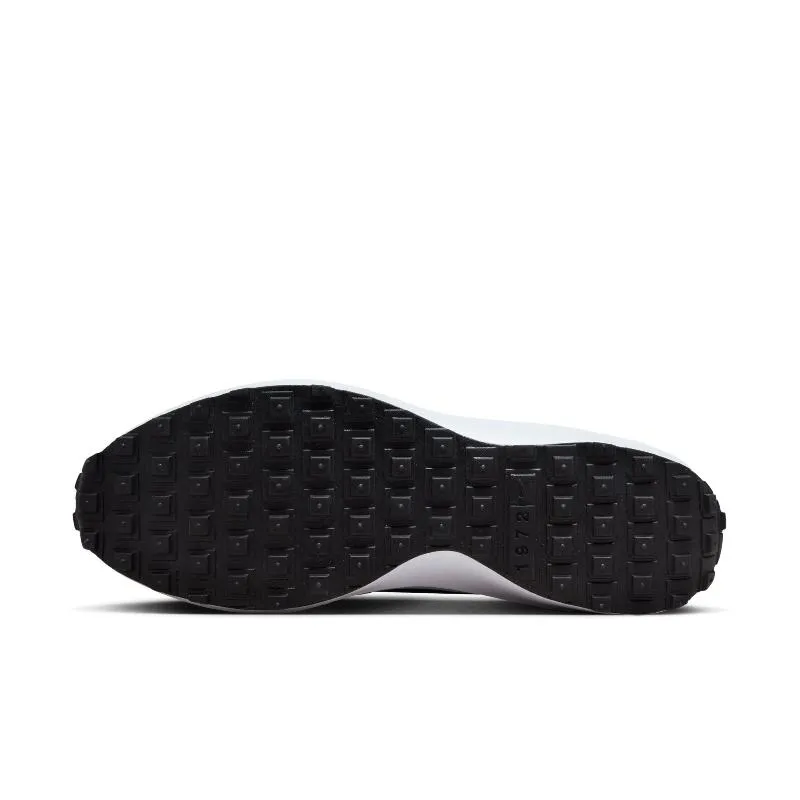 NIKE WAFFLE NAV